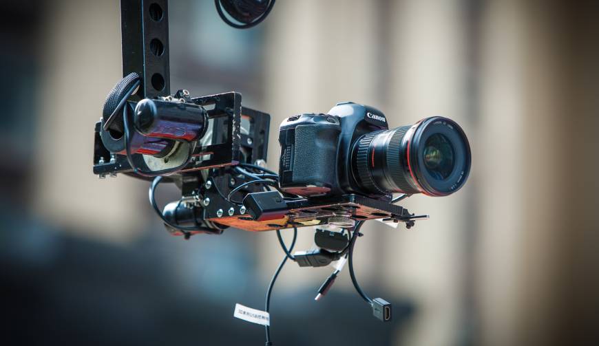 科技赋能生活：双城市产品视频拍摄开启智能新时代