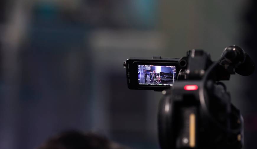 从脚本到成片全链路把控，双城市产品视频拍摄公司用细节征服市场