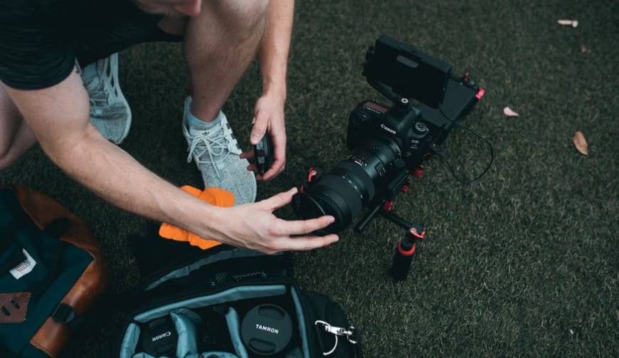 色彩心理学×动态美学，双城市产品视频拍摄公司唤醒感官冲击力