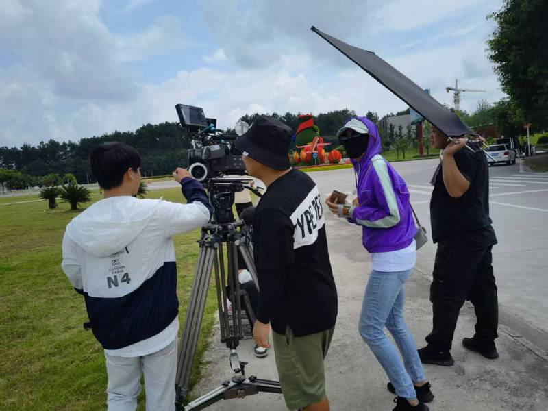 双城市极致互动，未来愿景宏大，致力于成为全球领先的产品宣传视频企业